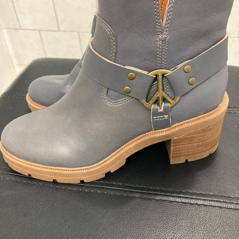 Guess Gray Ankle Boots Booties - Picture 2 of 7